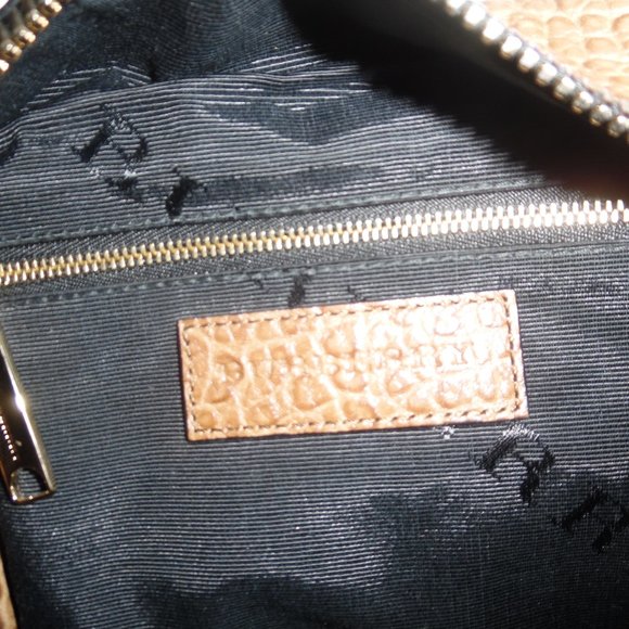 Burberry Suede Pebble Leather Logo Crossbody Zip Envelope Bag Purse - Picture 4 of 16